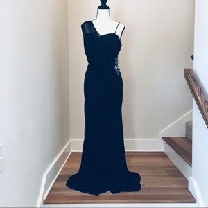 Cache Formal Gown
